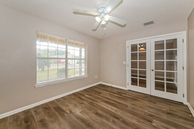 Foto del edificio - 3278 Chad Bourne Dr