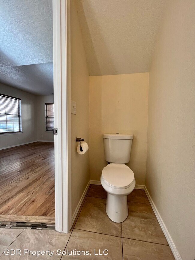 Building Photo - 2 br, 1.5 bath House - 702-A Fruit Ave NW