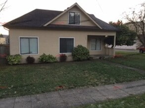 Building Photo - 321 S Market Blvd