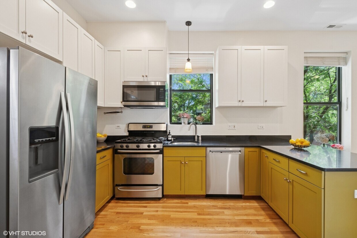 Foto principal - 2329 N Oakley Ave