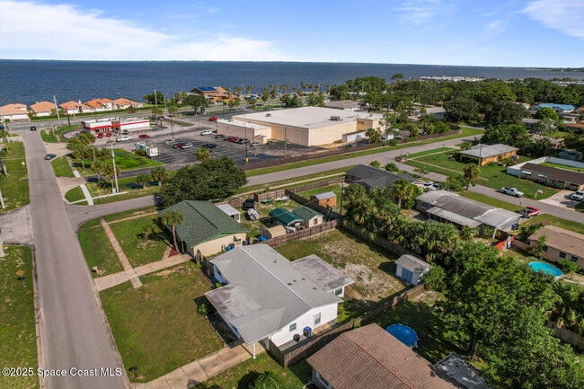 Building Photo - 219 Narvaez Dr