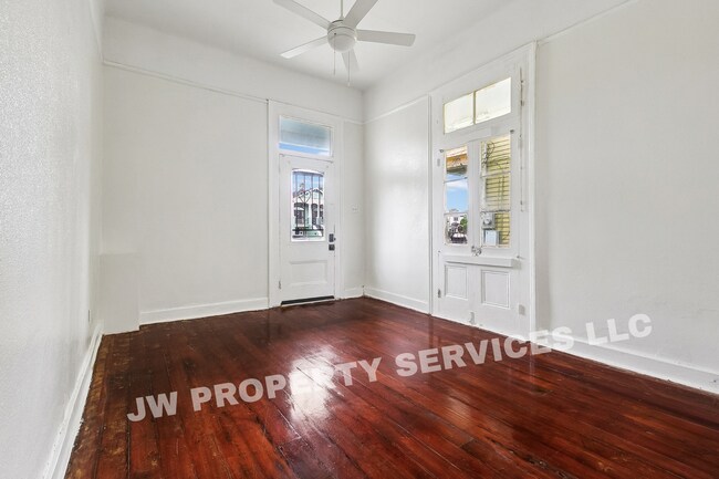 Foto del edificio - 2332 Ursulines Ave