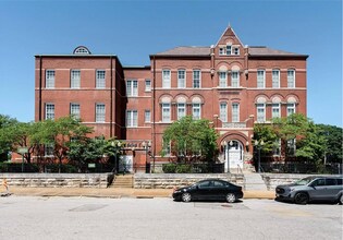 Building Photo - 3009 Pennsylvania Ave