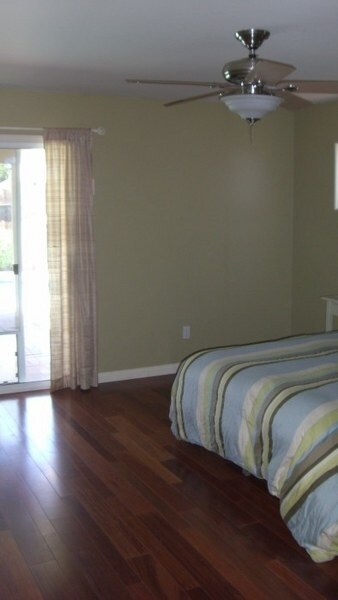 Foto del edificio - 9810 Manhattan Dr