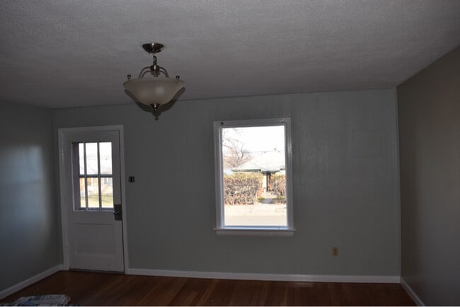 Building Photo - 1511 Knight St