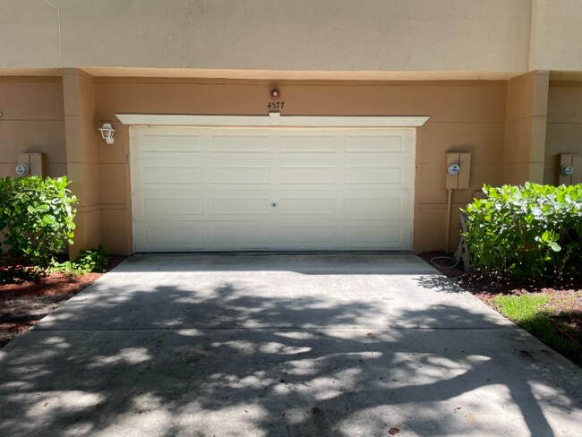 Foto del edificio - 4577 Danson Way