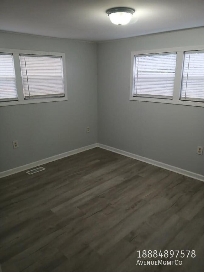 Foto del edificio - 715 23rd St NW