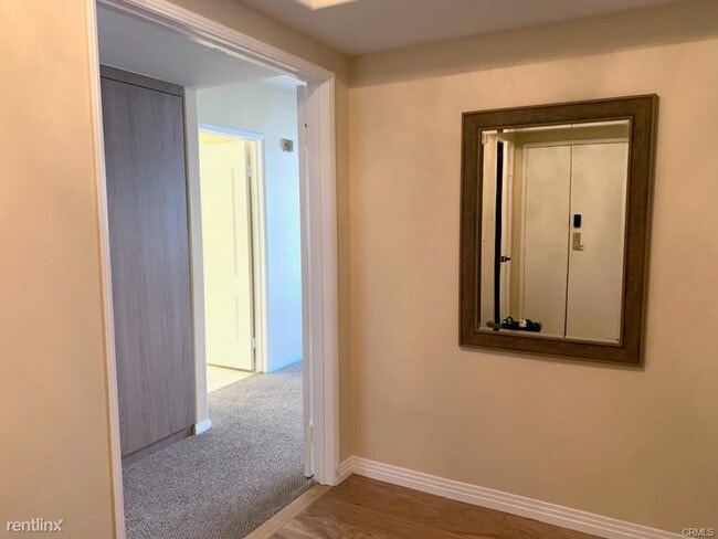 Building Photo - 2 br, 3 bath Condo - 4426 Ventura Canyon A...