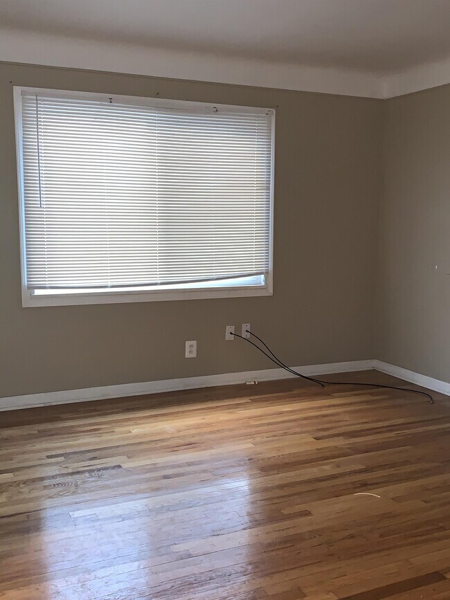 Foto del edificio - 16733 E 8 Mile Rd
