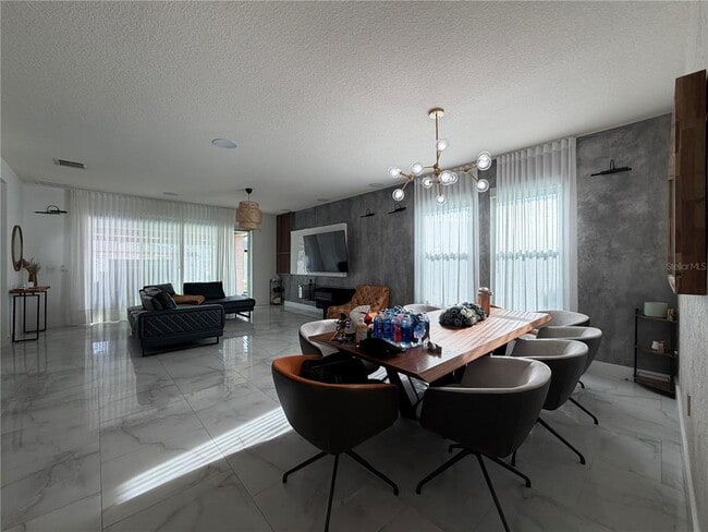 Foto del edificio - 2422 Riverbank Cv