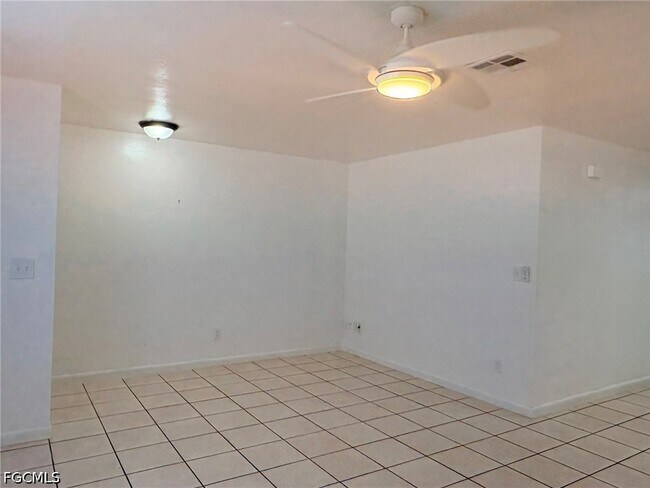 Foto del edificio - 729 SW 39th St