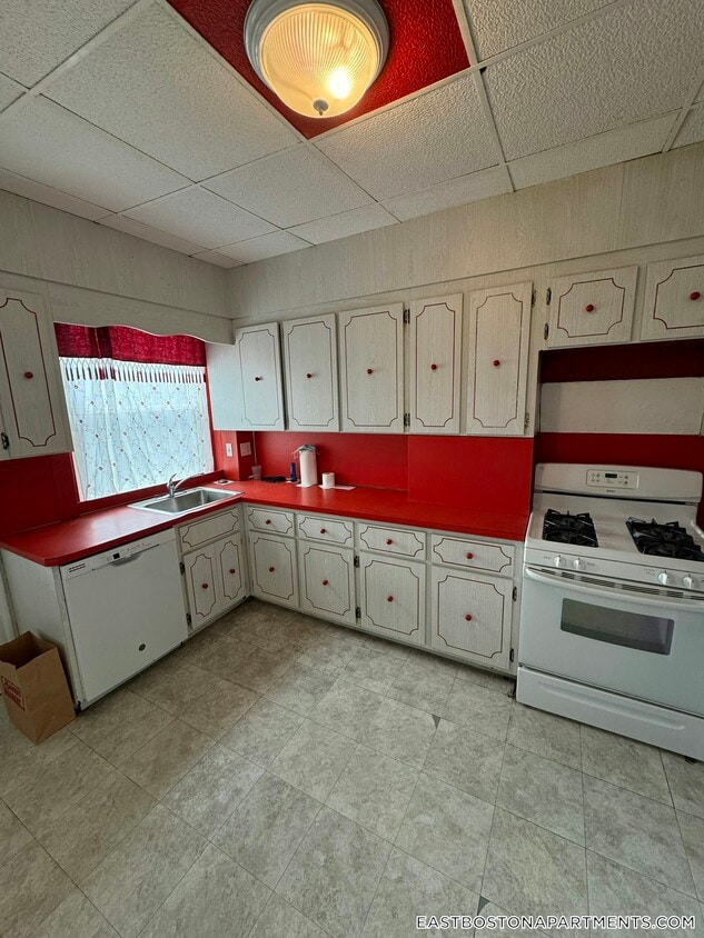 Foto principal - 165 Cottage St