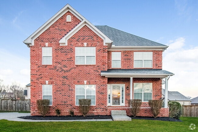 Building Photo - 105 Latham Ct