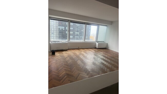 Foto del edificio - 150 W 56th Street Unit 4506