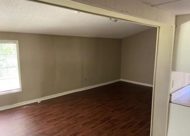 Building Photo - 2 Bedroom in Villa Rica