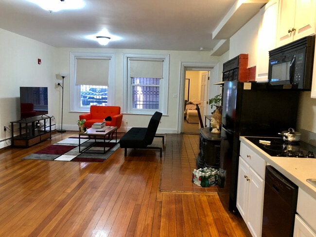 Building Photo - 109 Beacon St