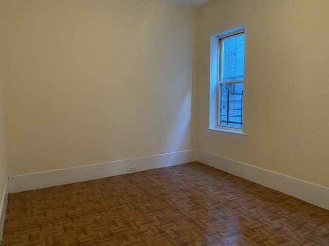 Foto del edificio - 590 Riverside Dr