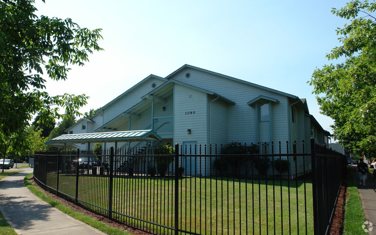 Foto del edificio - 1080-1090 Clark St
