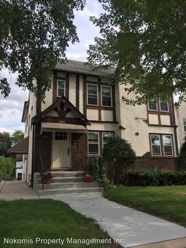 Primary Photo - 4841 Chicago Ave