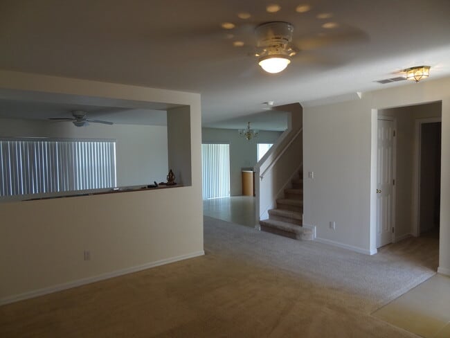 Building Photo - 3 Bedroom, 2.5 Bathroom Home with Bonus Lo...