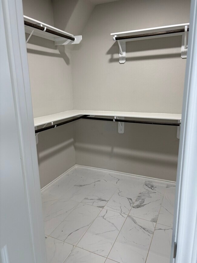 Building Photo - 21007 Whitehaven Bluff Trail