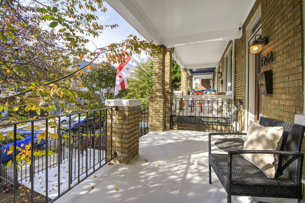 Foto principal - 1264 Owen Pl NE