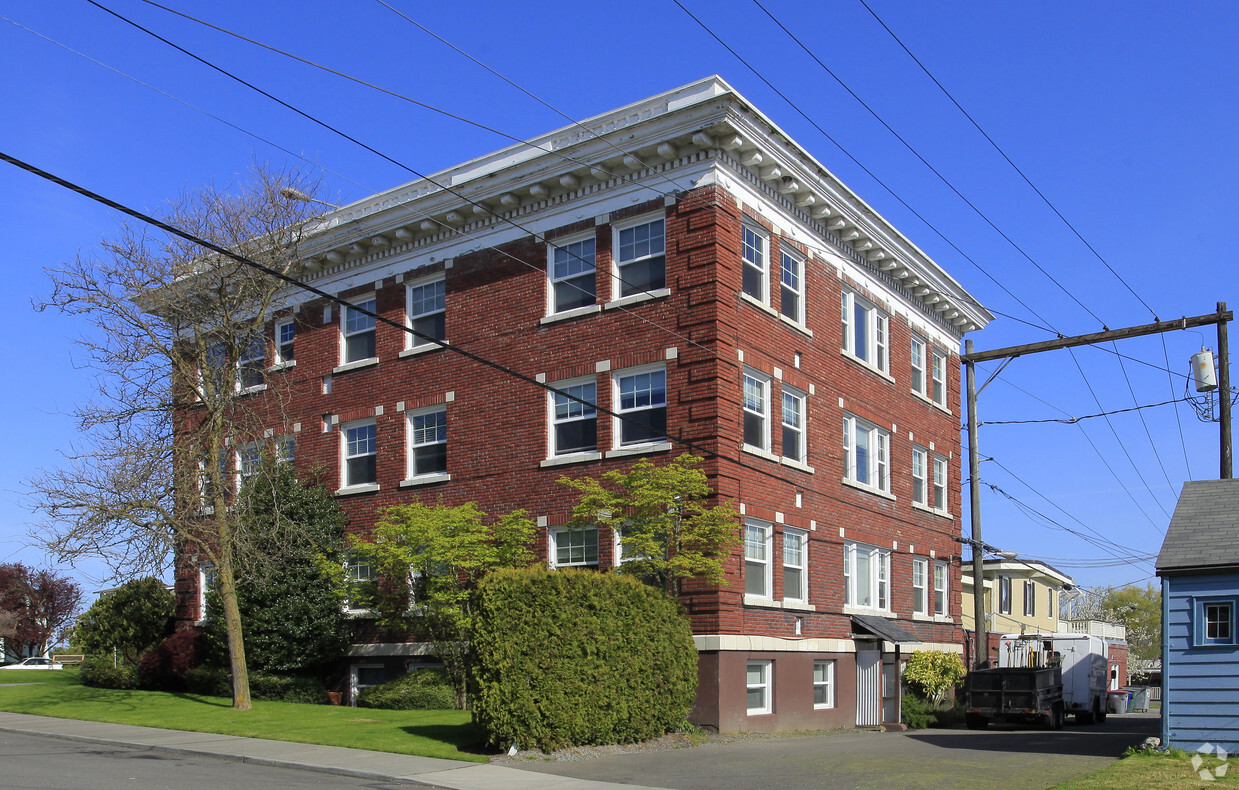 Building Photo - Marlborough Apartments