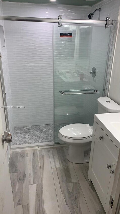 Foto del edificio - 1403 White Pine Dr