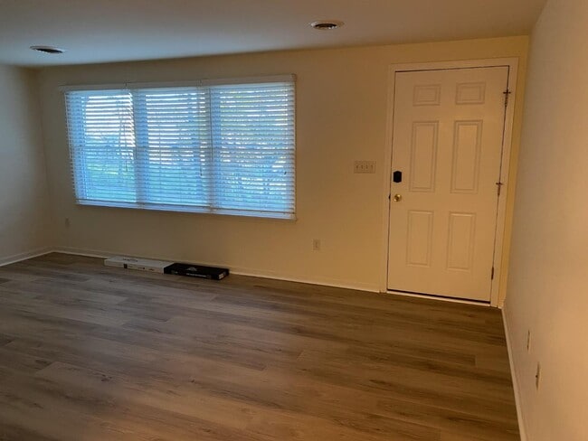 Building Photo - 19322 Garretts Mill Rd