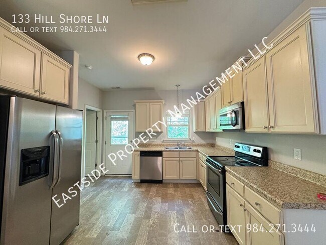 Foto del edificio - 133 Hill Shore Ln