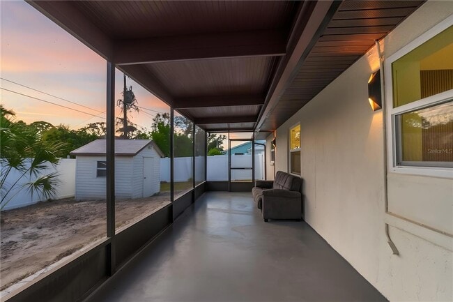 Foto del edificio - 1461 Royal Rd