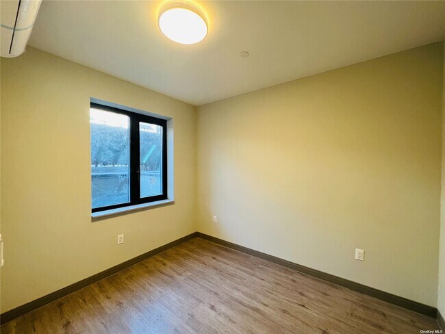 Building Photo - 108-58 Roosevelt Ave