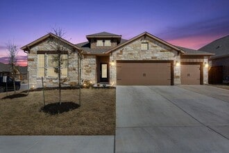 Building Photo - 231 Clear Frk Lp