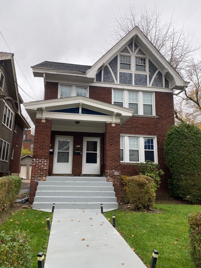 Foto del edificio - 5700 Woodmont St