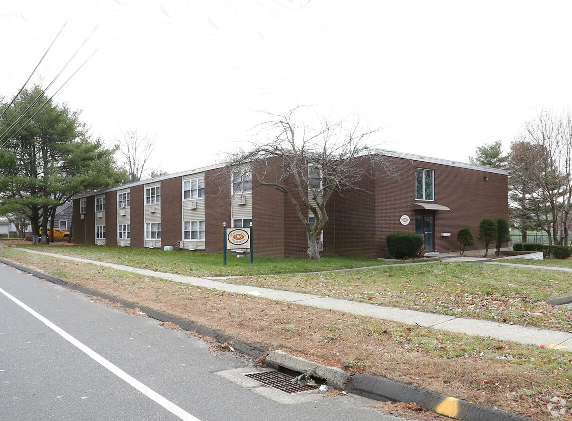 Building Photo - Brandon Hall Apartments