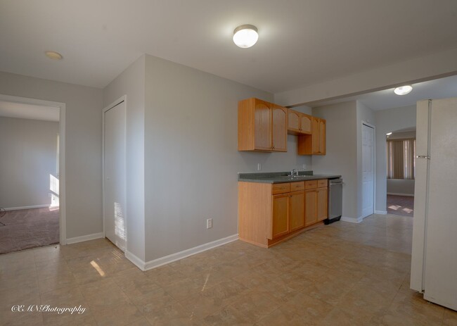 Building Photo - Charming 3 bedroom Hazel Park Ranch