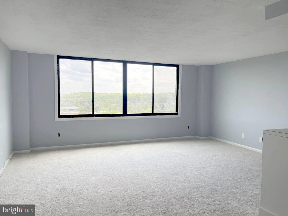 Foto principal - 4600 Duke St