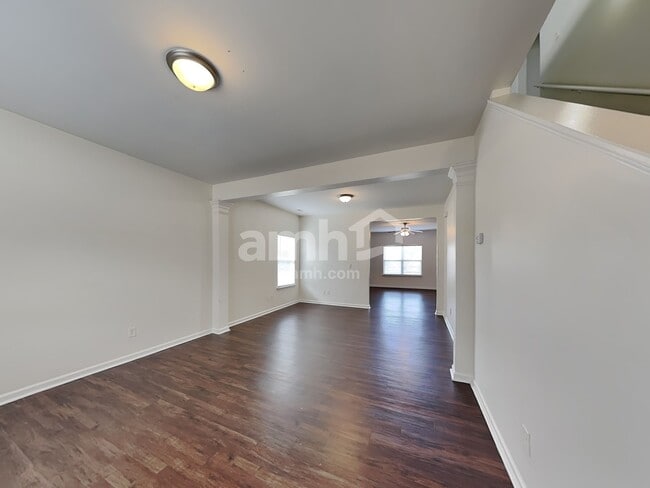 Building Photo - 267 Flanders Dr