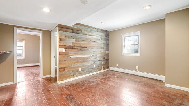 Building Photo - 49 Coles St