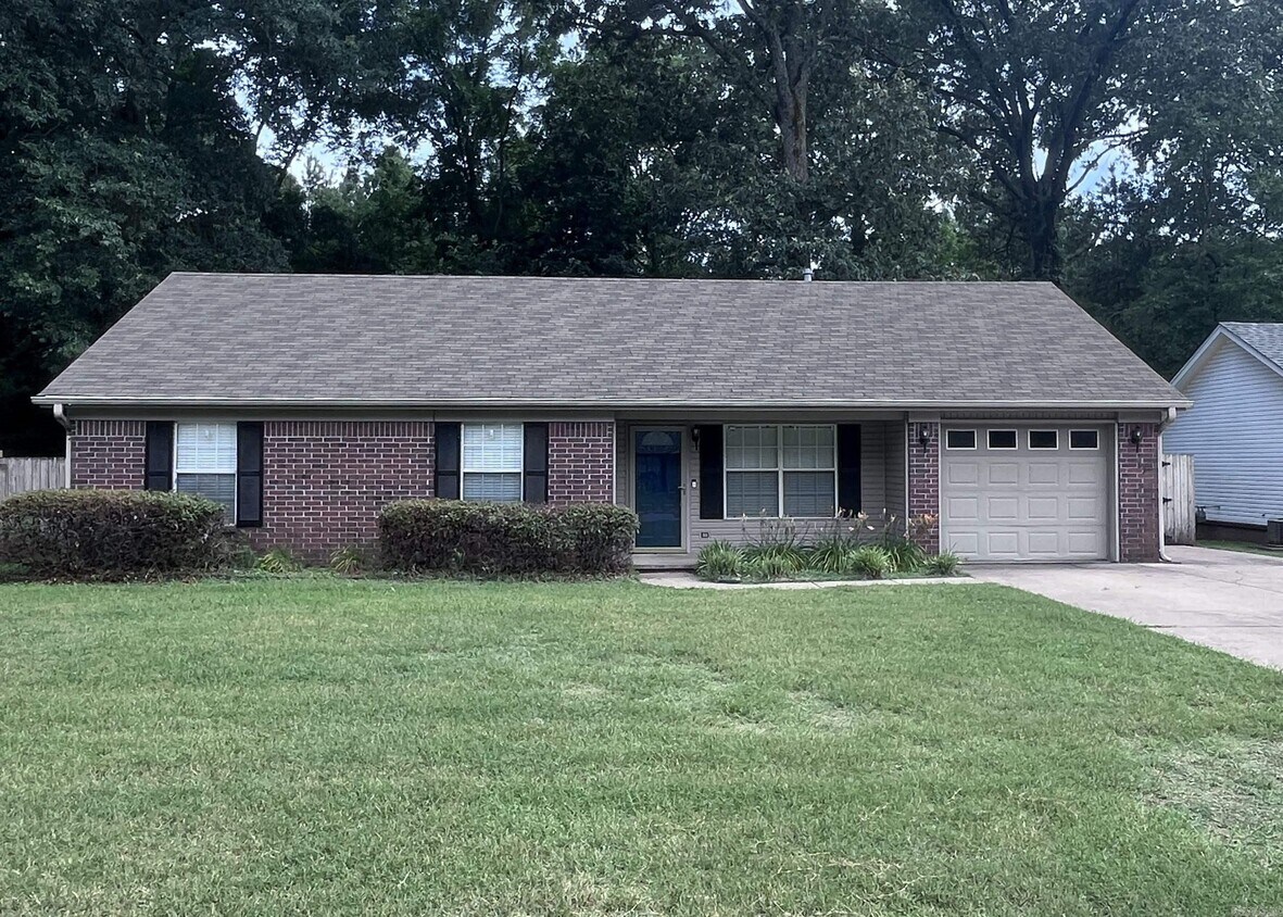 Foto principal - 33 Shaded Oaks Dr