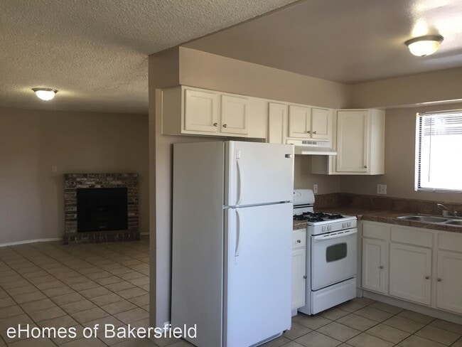 Building Photo - 6004 Hill Dale Ct