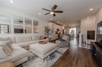 Building Photo - 515 Burton Dr