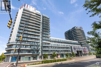 Building Photo - 9471 Yonge St