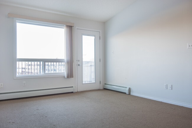 Building Photo - 7331-7331 Terwillegar Dr S NW
