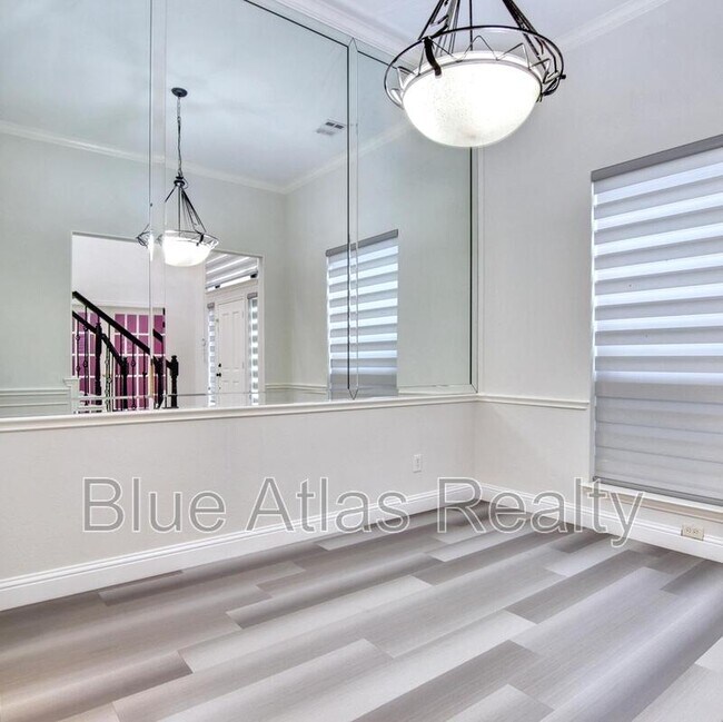 Foto del edificio - 2420 Elm Leaf Ln