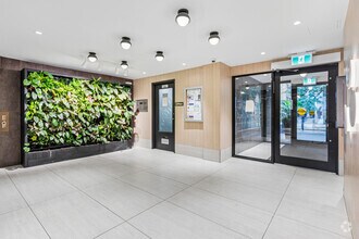 Lobby - 80 Wellesley Street East