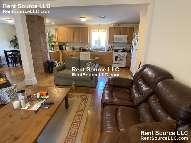 Foto del edificio - 80 Ten Hills Rd