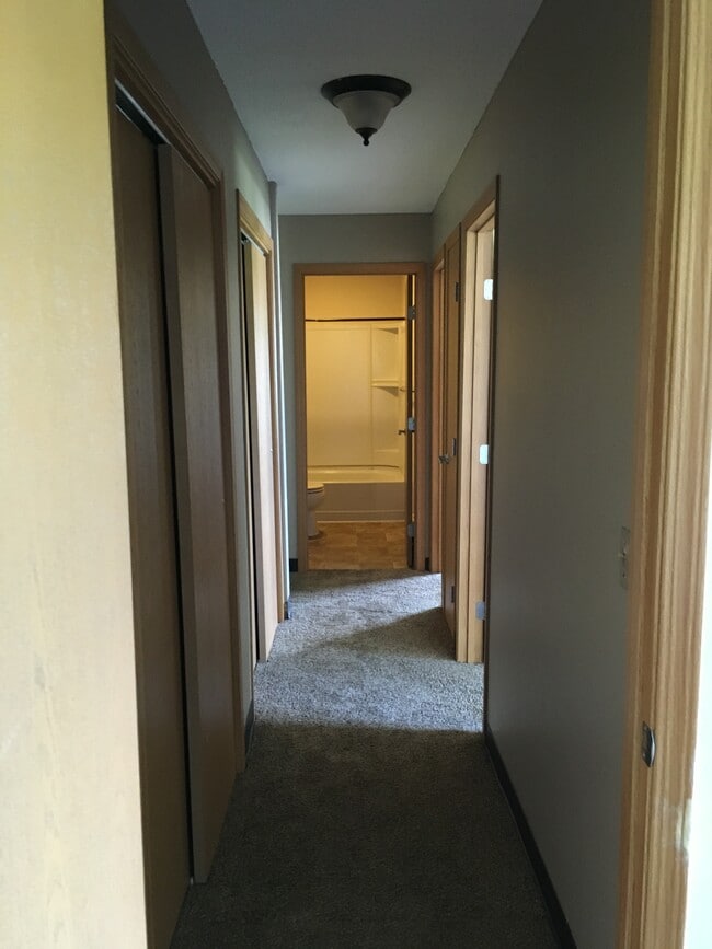 Building Photo - Circle Pines Apartments