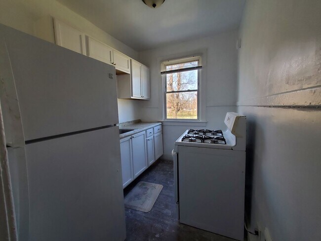 Building Photo - 9369 Genessee St