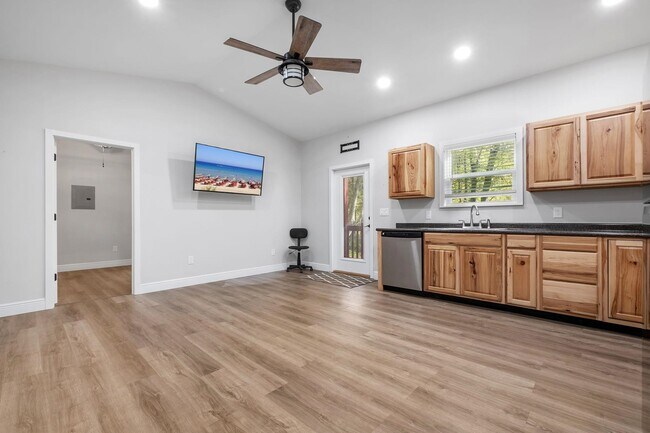 Foto del edificio - 70 Fonigan Rd